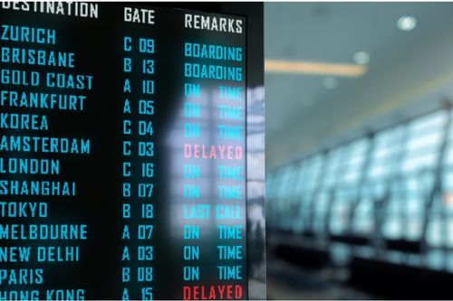Tabellone degli arrivi dell'aeroporto di Fiumicino