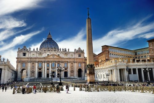 Il colonnato del Bernini in Piazza San Pietro