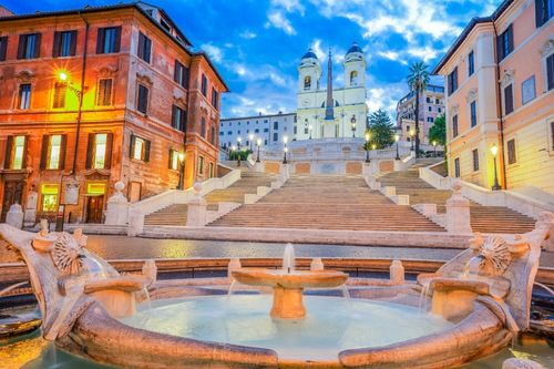 La scalinata di Trinita dei Monti a Piazza di Spagna