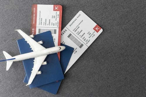 Prenotazione del transfer con il numero di volo dallo smartphone